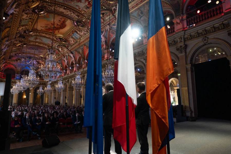 «Սահմանափակելով Ֆրանսիայի հայկական համայնքի ճանաչված ներկայացուցիչների մուտքը դեսպանության նոր շենքի բացման արարողությանը՝ ՀՀ կառավարությունը հեռանում է ազգի համախմբման իր կոչումից»