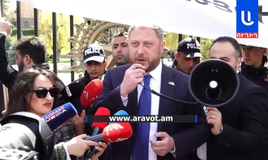 «Թող միանգամից օրենք ընդունեն, որ ընտրություններում պետք է հաղթի միայն ՔՊ-ն»․ Հայկ Ֆարմանյան