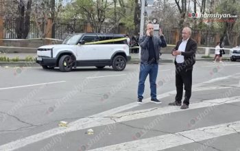 Էջմիածնի գլխավոր հրապարակում կրակոցներ են հնչել. Shamshyan.com