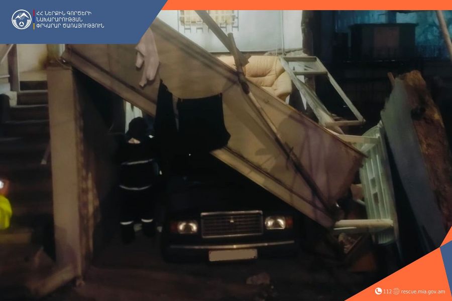 Փլուզում Չարենցի փողոցում. 13 բնակիչ տարհանվել է՝ տուժածներ չկան