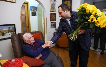 Փոխքաղաքապետն այցելել է Երևանի  պատվավոր քաղաքացի, ՀՀ ժողովրդական նկարիչ Ռոբերտ Էլիբեկյանին