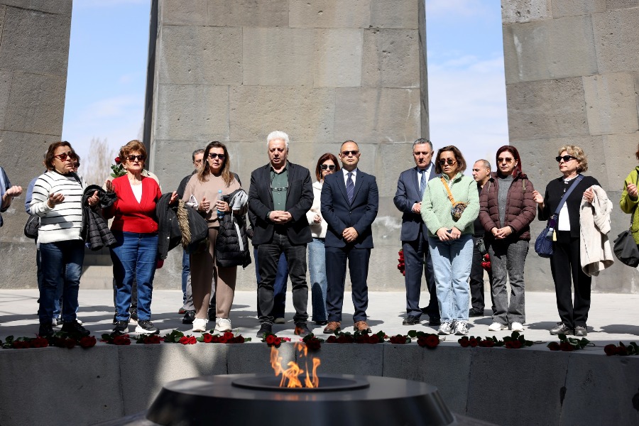 Ստամբուլի Մխիթարյան վարժարանի պատվիրակությունն այցելել է Հայոց ցեղասպանության հուշահամալիր և թանգարան-ինստիտուտ