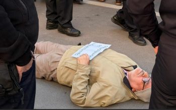 Պառկած Գասպարիին եւ Ալեն Սիմոնյանի հետ վիճած քաղաքացուն բերման ենթարկեցին