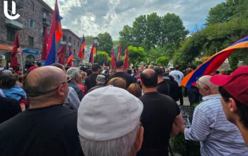 «Ինքը կգա՝ կտաս նվերը»․ Ծառուկյանը՝ Փաշինյանի համար տակդիր բերած կապանցուն