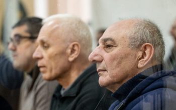 «200 գերիներից մնացել է 19 հոգի, կարամ ամեն օր ձեզ թուղթ գրեմ, ուղարկեմ, ուրախ-ուրախ ցույց տաք, ծափ տաք, գնաք առաջ». Ալեն Սիմոնյան