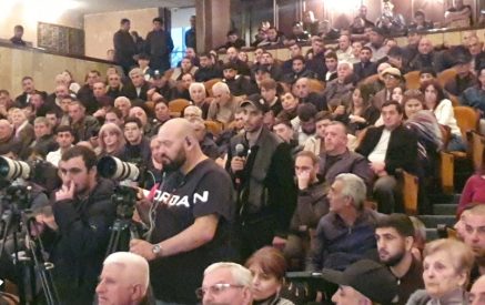 «Գաղութներում, բերդերում տեղ չկա․ տնային կալանքը սարքել են խաղ ու պար, համաներում լինելո՞ւ է»․ հարց՝ Նարեկ Կարապետյանին