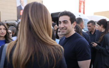 Քայլում էի մինչև Սիրուշոյի դպրոց, բակում կանգնում, որ դուրս գար, առիթ լիներ՝ տեսնեի․ Լևոն Քոչարյան
