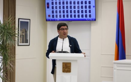 Դուբայի Ջեմուլը, ապարանցի Անժոն Գազոն, Լազոն, Կռլեն, էս ինչ ֆենոմենալ կռուգ ունեք. Մեսրոպ Մանուկյանը հեգնեց ՔՊ-ականներին