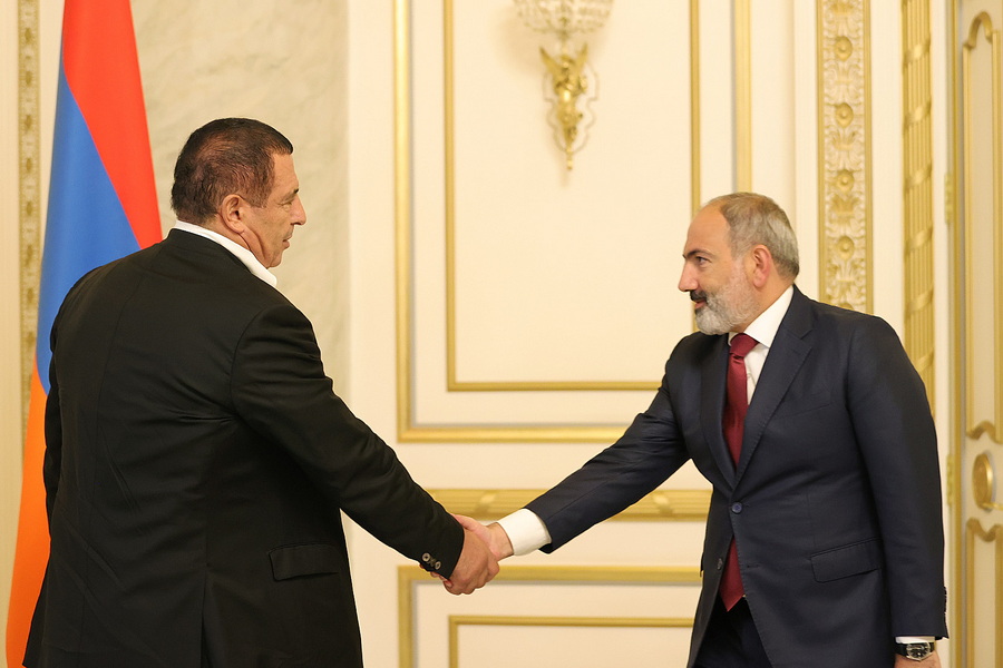 «Ղարաբաղ, Ղարաբաղ են ասում․ տո լսեք, ձեր ընտանիքի անդամներից որևէ մեկը Ղարաբաղում մի փամփուշտ չի կրակել, բայց մագազին եք դատարկել Երևանում, Աբովյանում, Բալահովիտում»․ Նիկոլ Փաշինյանի նյարդային ելույթն Արագածում
