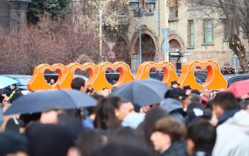 «Մենակ հող մի տվեք, թող խաղաղություն լինի, բայց մեր հողերի հաշվին չլինի»․ քաղաքացին՝ Փաշինյանին