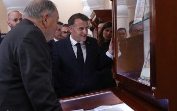 Ֆրանսիայի նախագահն այցելել է Մատենադարան