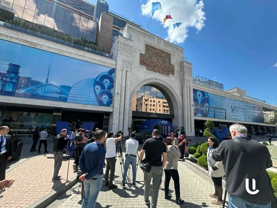 Հայ լրագրողների գործունեությունը խոչընդոտվեց, մինչդեռ միջազգային լրագրողներին թույլ տվեցին մուտք գործել համաժողովի տարածք