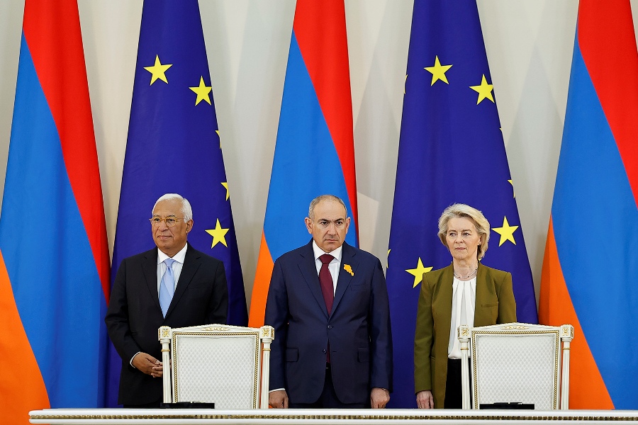 ՀՀ-ԵՄ անդրանիկ գագաթնաժողովում ընդունվել է հռչակագիր, ստորագրվել են փաստաթղթեր