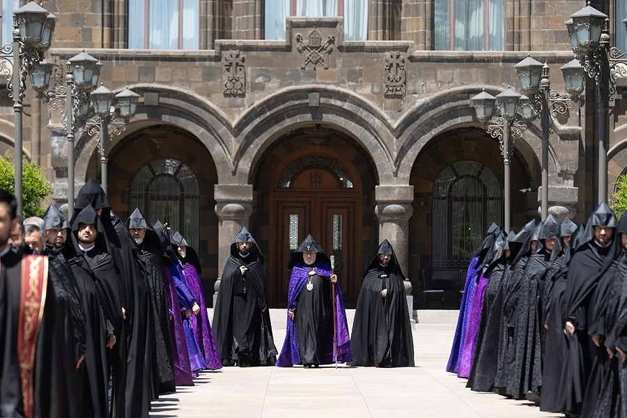 «Ս․ Էջմիածնի տոնը պարզապես պատմական մի դեպքի հիշատակություն 