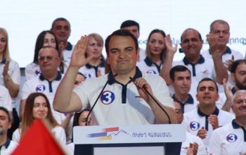 «Ով ցանկանում է ապրել ադրբեջանցիների հետ, կարող է քվեարկել ՔՊ-ի համար․ չորս օրից մեր պատմության համար վճռորոշ օր է»․ Նարեկ Կարապետյան