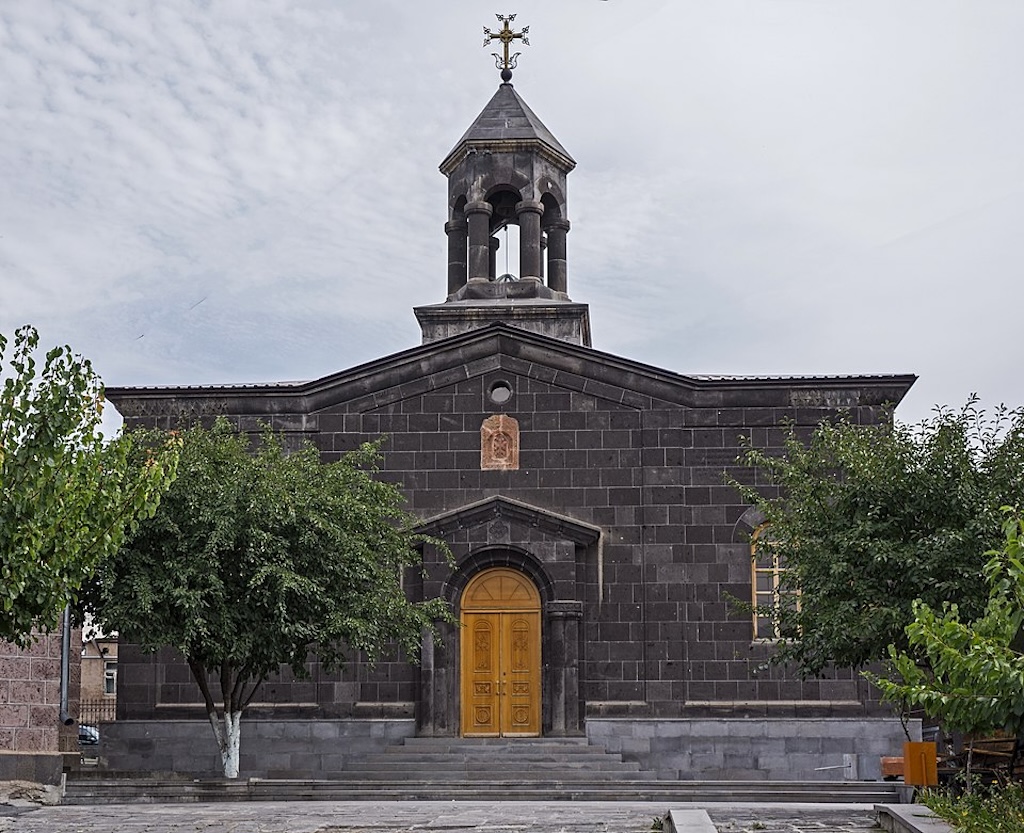 Կոտրել են Գյումրու Սուրբ Գրիգոր Լուսավորիչ եկեղեցո