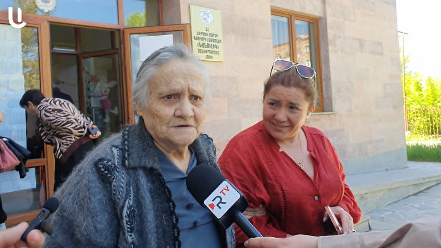 «Տանջված տղա է Նիկոլ Փաշինյանը, իր համար եմ եկել». 91-ամյա գ