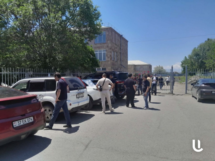 «Դուրս է գալիս քվեախցիկից՝ մարդը մատը տնկում է՝ ասում է «օքե