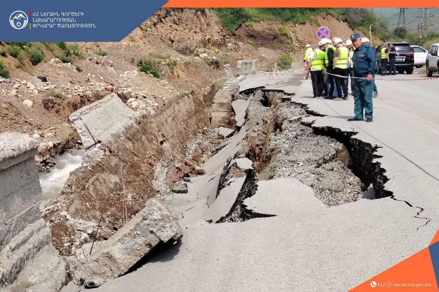 Քաջարանում փլուզվել է Ողջի գետի հարակից պատնեշը․ ճանապարհը մ