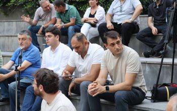 Փերֆորմանս և հանրային քննարկում «Ընտրական իրավունքի սահմանափակումները՝ միահեծան իշխանության պայմաններում»՝ Սիրահարների այգում