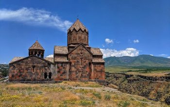 Վարչական դատարանը բավարարել է Հայաստանյայց Առաքելական Սուրբ Եկեղեցու հայցն ընդդեմ ՆԳՆ ոստիկանության. Արա Զոհրաբյան