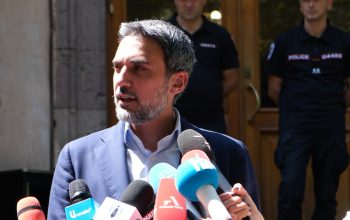 Արամ Վարդեւանյանը դադարեցնում է փաստաբանական գործունեությունը