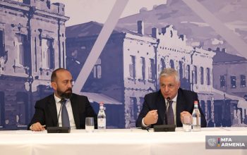 Գյումրիում ընթացող աշխատաժողովը շարունակվել է ՀՀ փոխվարչապետ Մհեր Գրիգորյանի հետ քննարկումով