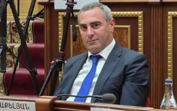 «Այդ դուք՝ ՔՊ-ականներդ եք քաղաքը ուղղորդված կերպով ճգնաժամի տանում»․ Ավետիս Առաքելյանը պատասխանում է Դավիթ Առուշանյանին