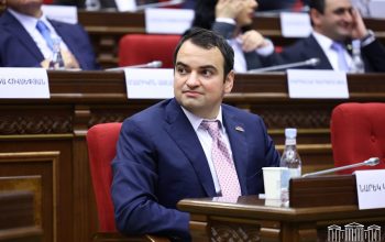 Թեժ վիճաբանություն՝ ԱԺ-ում․ «Չգիտե՞ս՝ ով է Վեհափառը։ Դու չի, Դուք է»