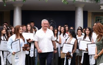 «Հայաստանի 100 լավագույն ուսանողներ» մրցույթի մրցանակաբաշխությունը․ հավաստագրերի հանձնում
