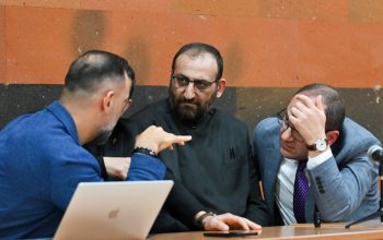 Ի՞նչ ցուցմունք պետք է տա Արշակ սրբազանը, ի՞նչ առնչություն ունի այս գործը սրբազանի հետ, որ ինչ էլ ասի. փաստաբան
