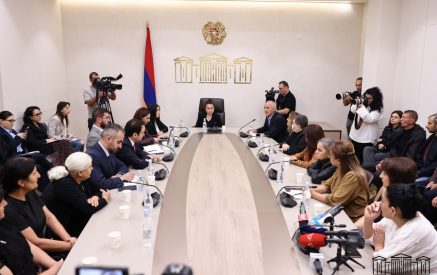 Արցախցիների բնակապահովման և անձնագրային հարցերը մնում են չլուծված