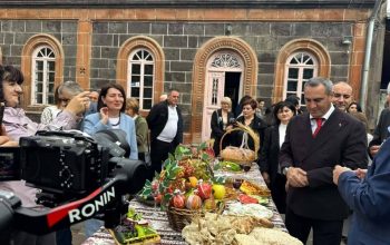 Լավաշթխիկով, ազգագրական երգով ու Շիրակում հացահատիկի պաշտամունքի մասին գիտական զեկույցով Գյումրու տոն՝ Հովհաննես Շիրազի տուն-թանգարանում